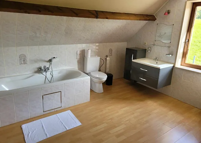 De L'obourg-joie - Shape - Pairi Daiza - - Parking Prive Et Gratuit Nyaraló Mons